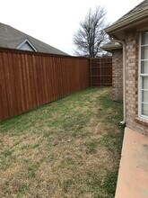 8200 Kings Ridge Rd in Frisco, TX - Foto de edificio - Building Photo