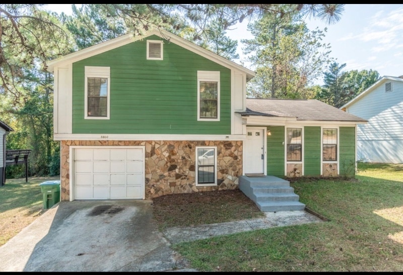 5500 Singleton Rd in Norcross, GA - Building Photo