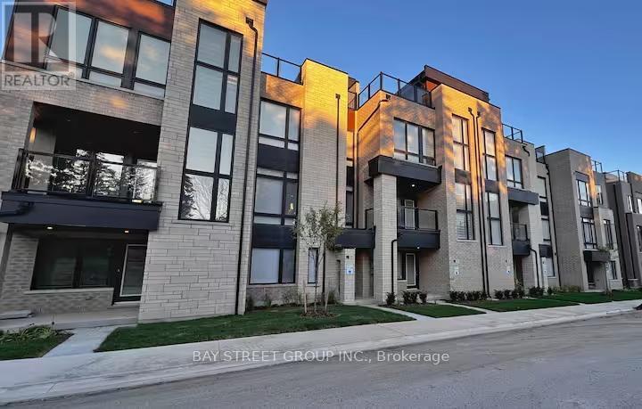 11 Ingersoll Ln in Richmond Hill, ON - Building Photo