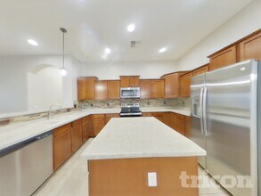 9474 W Pineveta Dr in Arizona City, AZ - Foto de edificio - Building Photo