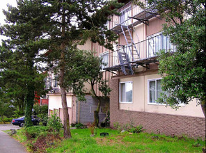 Serramote Apartments in Daly City, CA - Building Photo - Building Photo