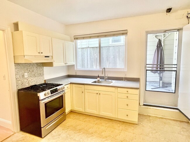 2624 Sutter St in San Francisco, CA - Building Photo - Building Photo