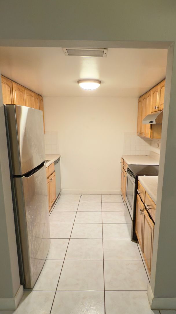 1855 NE 121st St in North Miami, FL - Building Photo - Building Photo