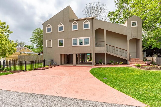 property at 112 Oak Rd