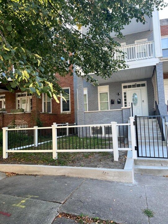 2448 Lakeview Ave, Unit 1 in Baltimore, MD - Building Photo