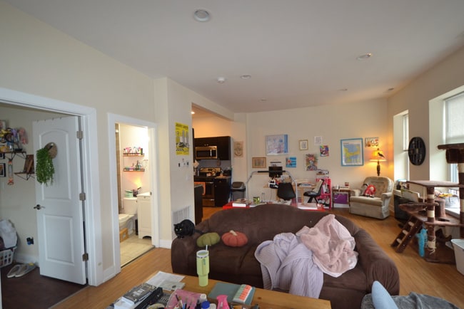 property at 4461 W Lawrence Ave