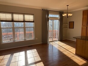 13851 Palisades St in Woodbridge, VA - Building Photo - Building Photo