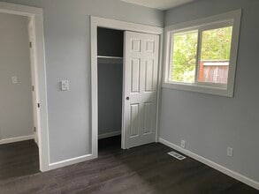 11760 SW Bowmont Ln in Portland, OR - Building Photo - Building Photo