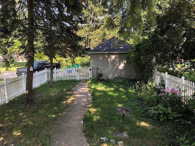 725 Warner Ave in Lemont, IL - Foto de edificio - Building Photo