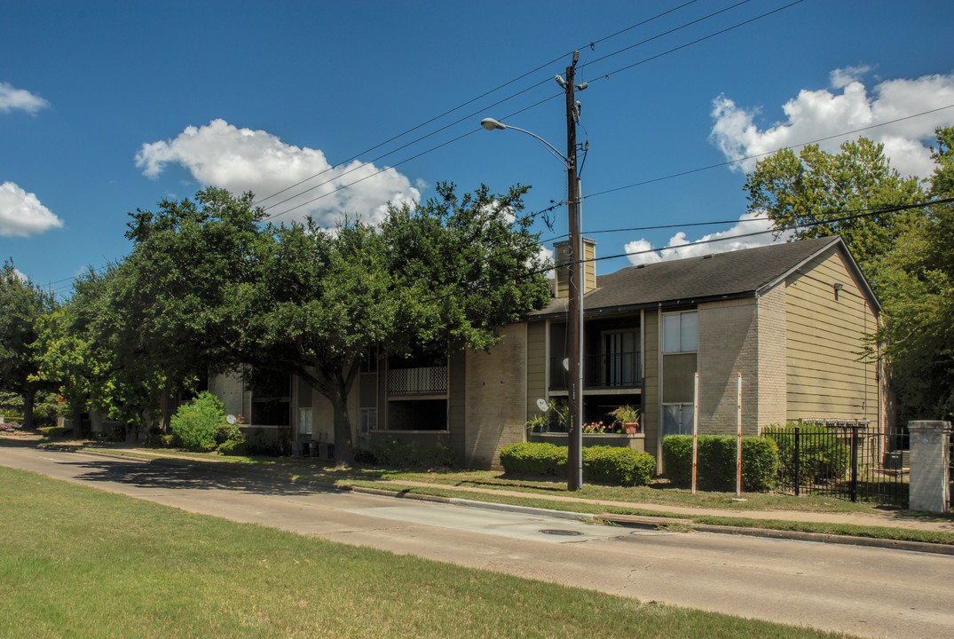 Woodscape Apartments in Houston, TX - Building Photo