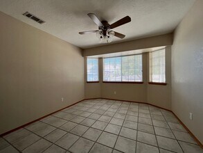 16379 Kamana Rd in Apple Valley, CA - Building Photo - Building Photo