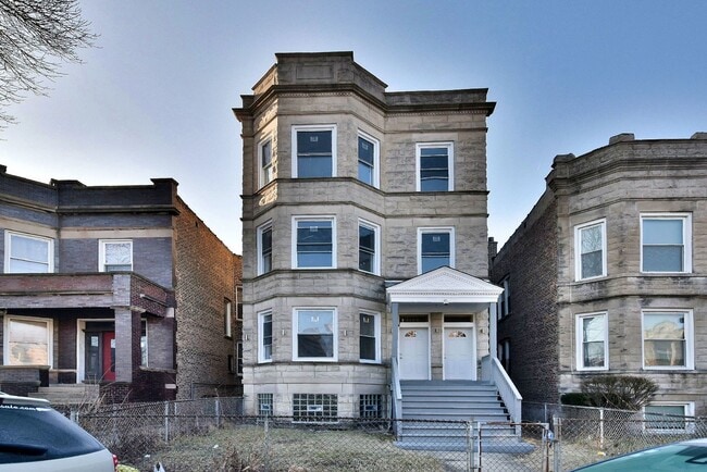 4105 W 21st Pl
