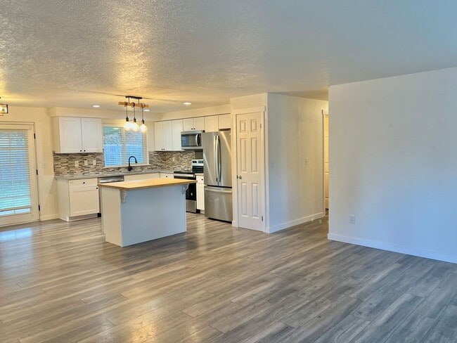 1333 Clover Loop SE in Olympia, WA - Building Photo - Building Photo