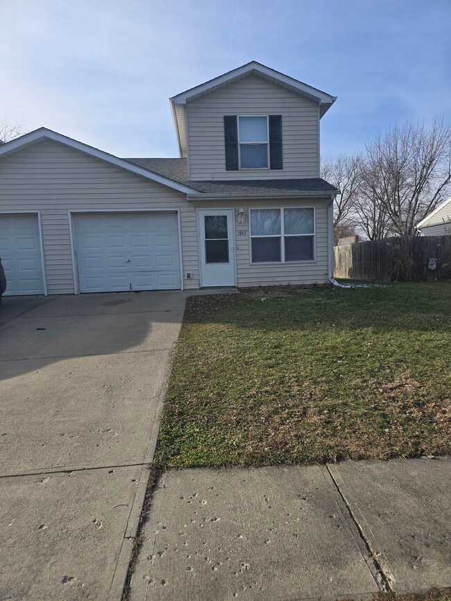 property at 1907 E Balsam Ct