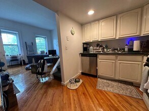 174 Grand St in Jersey City, NJ - Building Photo - Building Photo