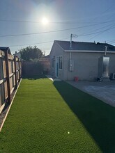 10435 1/2 Somerset Blvd in Bellflower, CA - Foto de edificio - Building Photo