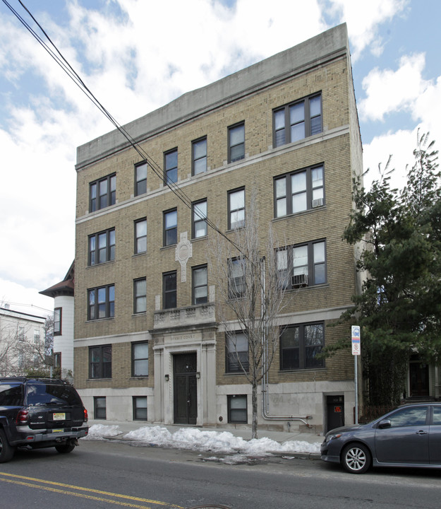 Summit Court in Jersey City, NJ - Building Photo