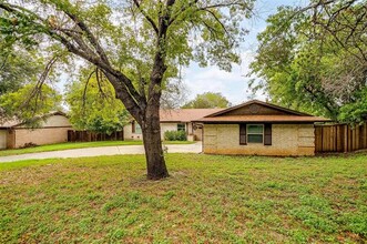 3804 Twilight Dr S in Benbrook, TX - Building Photo - Building Photo