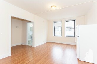 2779 N Milwaukee Ave in Chicago, IL - Building Photo - Building Photo