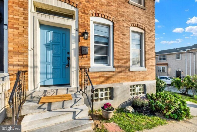 205 Hermitage St in Philadelphia, PA - Building Photo - Building Photo