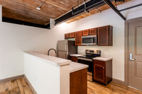 Lofts at Cargill Falls Mill in Putnam, CT - Foto de edificio - Interior Photo