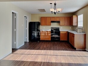 9915 Sapphire Berry Ln in Fishers, IN - Foto de edificio - Building Photo