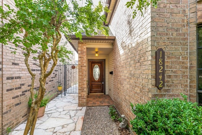 property at 18242 Vinland Dr