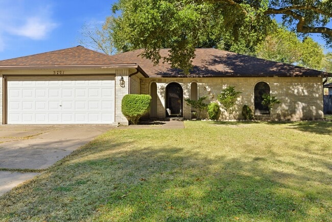 3721 Avenue R in Rosenberg, TX - Building Photo - Building Photo