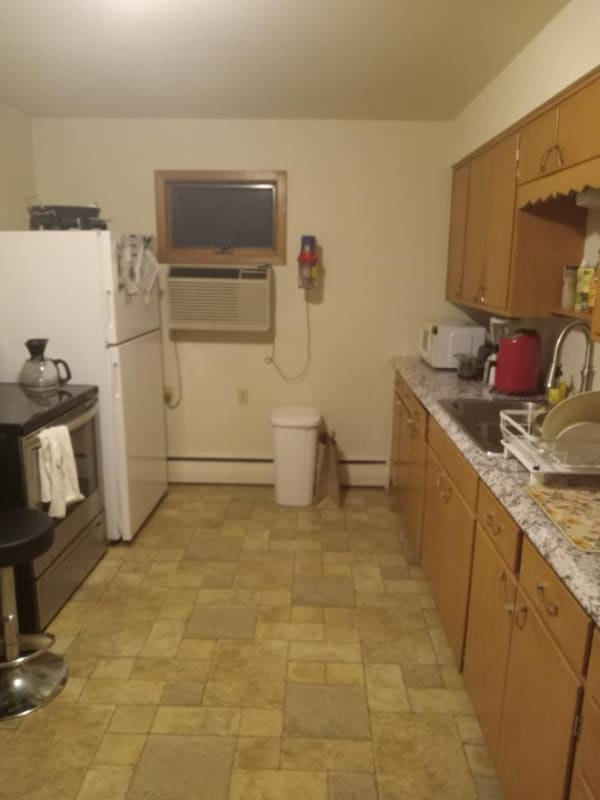 2401 Brentwood Pkwy in Madison, WI - Building Photo - Building Photo