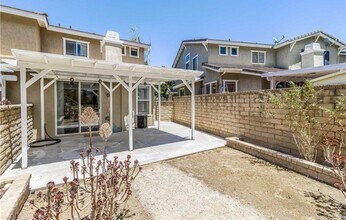 23632 Big Horn Walk in Santa Clarita, CA - Building Photo - Building Photo