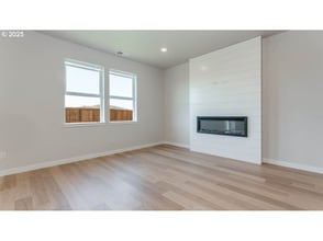 9212 SE Azalea St in Happy Valley, OR - Foto de edificio - Building Photo