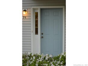 310 Boston Post Rd in Waterford, CT - Building Photo - Building Photo