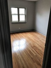 4924 Mulford St-Unit -3W in Skokie, IL - Building Photo - Building Photo