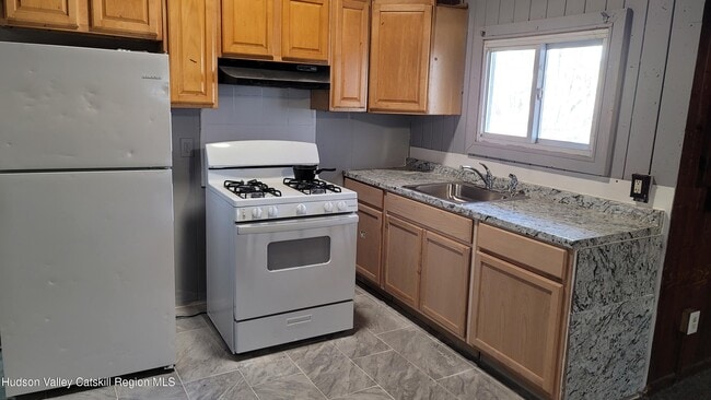 property at 5 Maple St