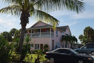 3101 NE West End Blvd in Jensen Beach, FL - Foto de edificio - Building Photo