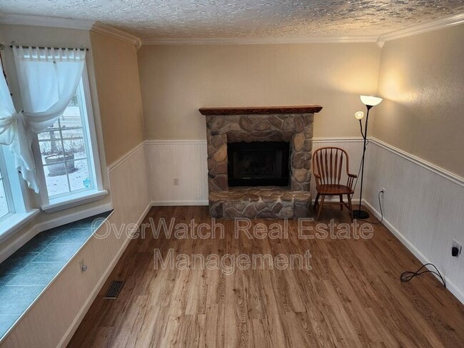 2000 Colony Loop in Anchorage, AK - Foto de edificio - Building Photo