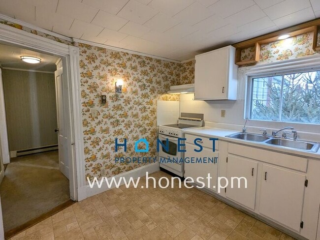 property at 3 Deeb St