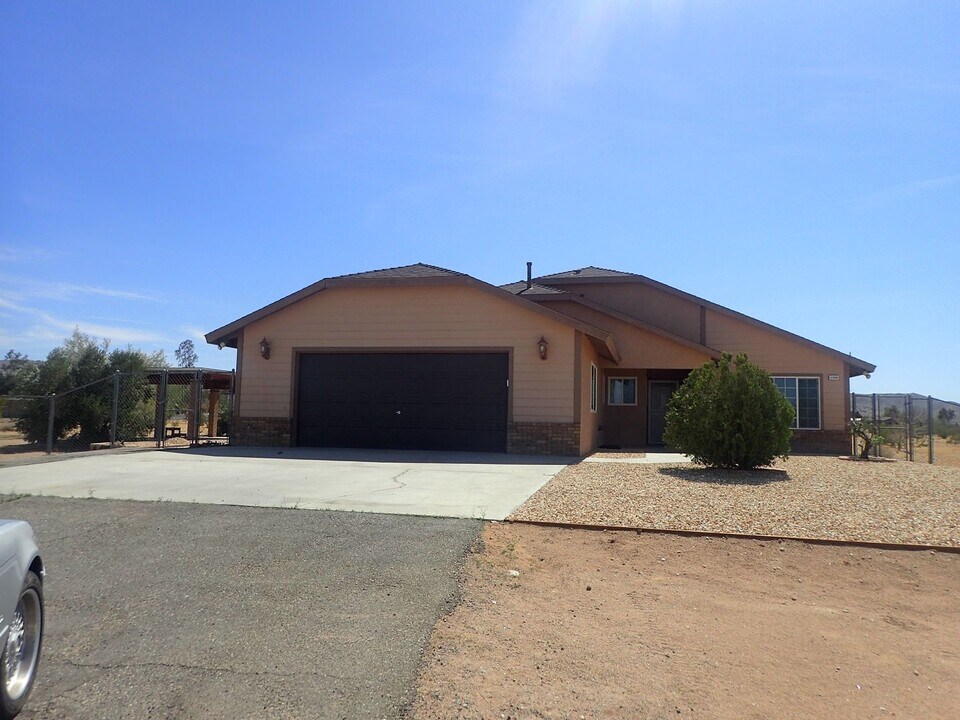 1309 Fire Opal St in Ridgecrest, CA - Building Photo