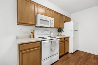 Lion's Gate in Walla Walla, WA - Building Photo - Building Photo