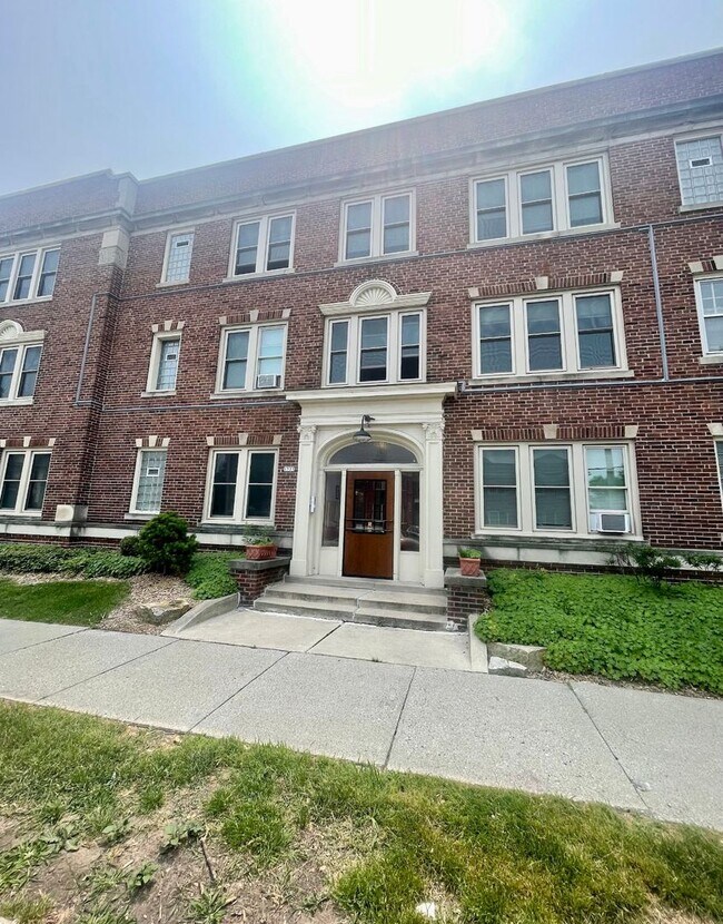 1725 E Park Place in Milwaukee, WI - Building Photo - Building Photo
