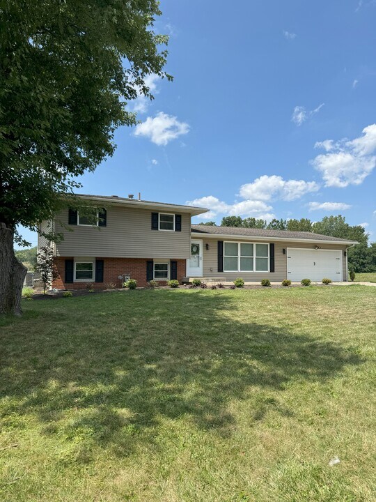 5347 Harmont Ave NE in Canton, OH - Building Photo