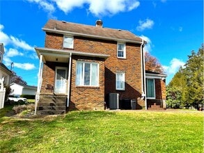 3500 Elwood Ln in Weirton, WV - Building Photo - Building Photo