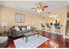 92-1498 Aliinui Dr in Kapolei, HI - Building Photo