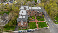 Rye Castle in Rye, NY - Foto de edificio - Building Photo