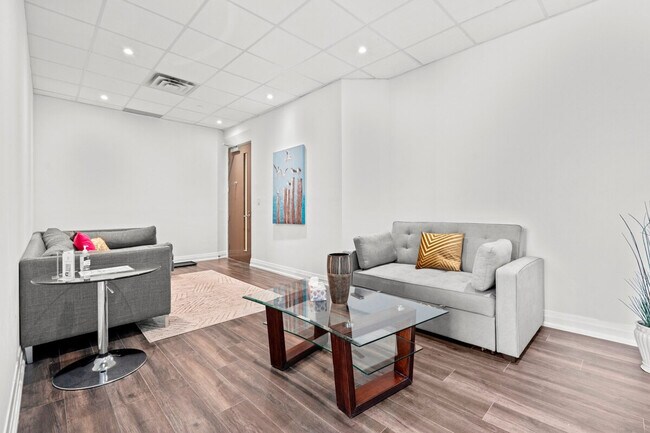 1275 Finch Ave W, Unit SI ID1345757P in Toronto, ON - Building Photo - Building Photo