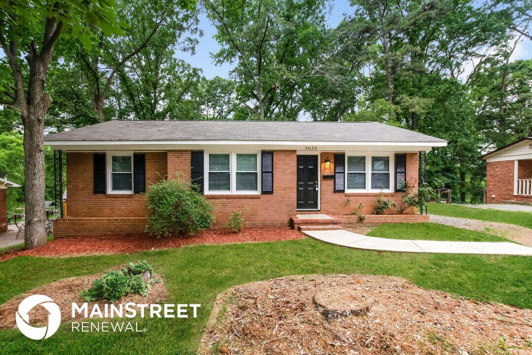 3630 Sargeant Dr in Charlotte, NC - Building Photo