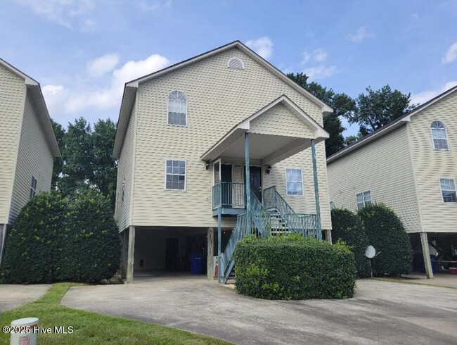 2009 River Dr