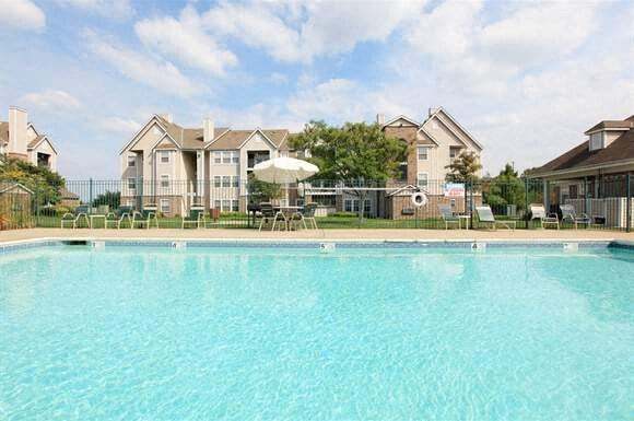 Truman Farm Villas in Grandview, MO - Foto de edificio