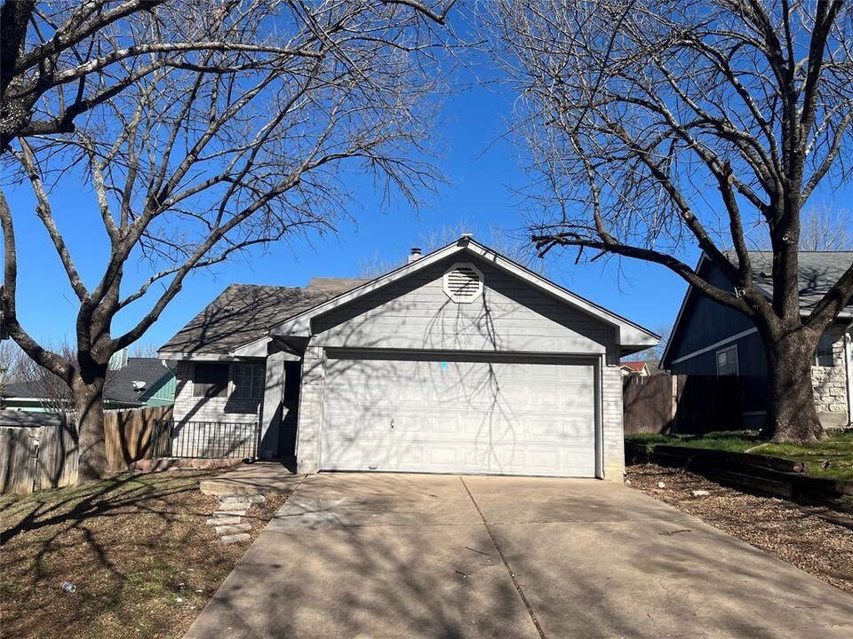 5006 Coppermead Ln in Austin, TX - Building Photo