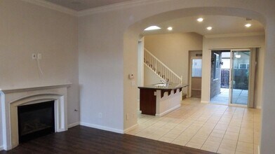 3658 Vermont Ln in Clovis, CA - Building Photo - Building Photo